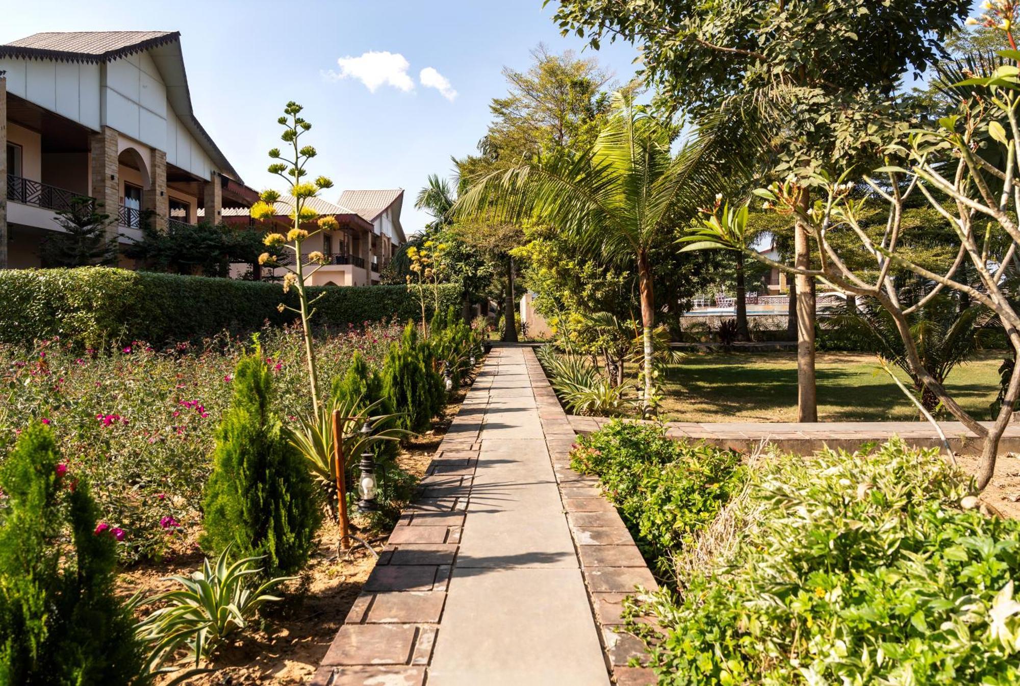 Abhyaran Resort & Spa Ranthambore ซาวาย มาโดปูร์ ภายนอก รูปภาพ